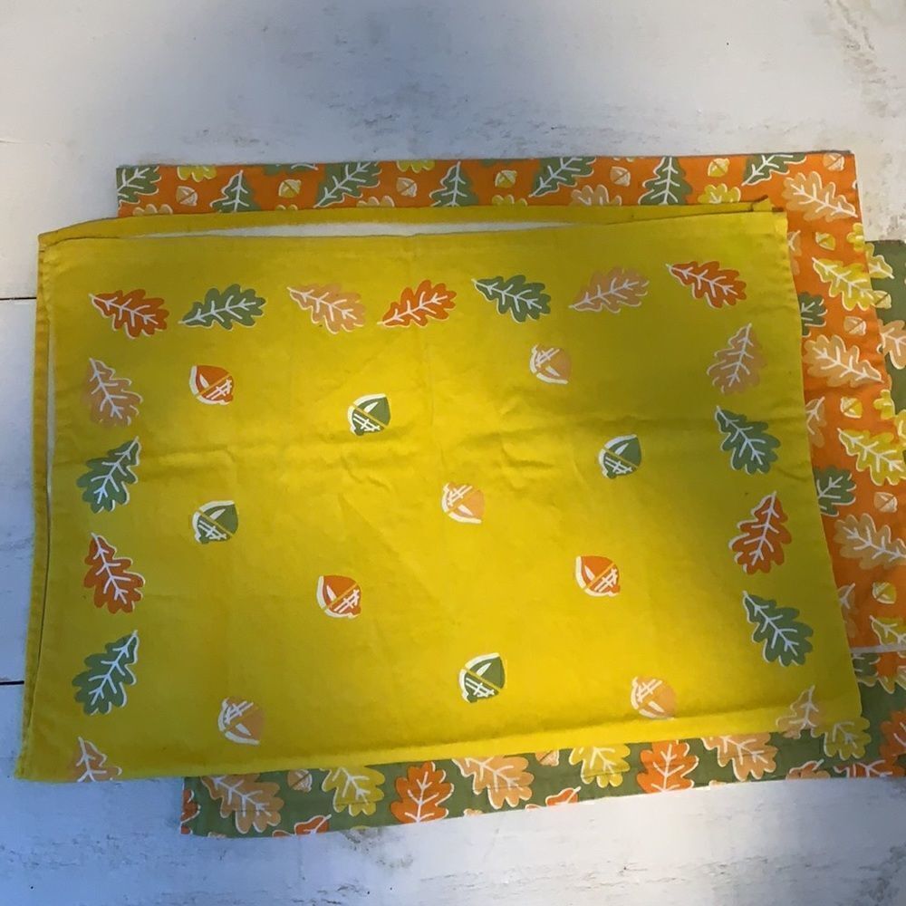 Martha Stewart Decorative Leaf Table Napkins - Picture 5 of 12